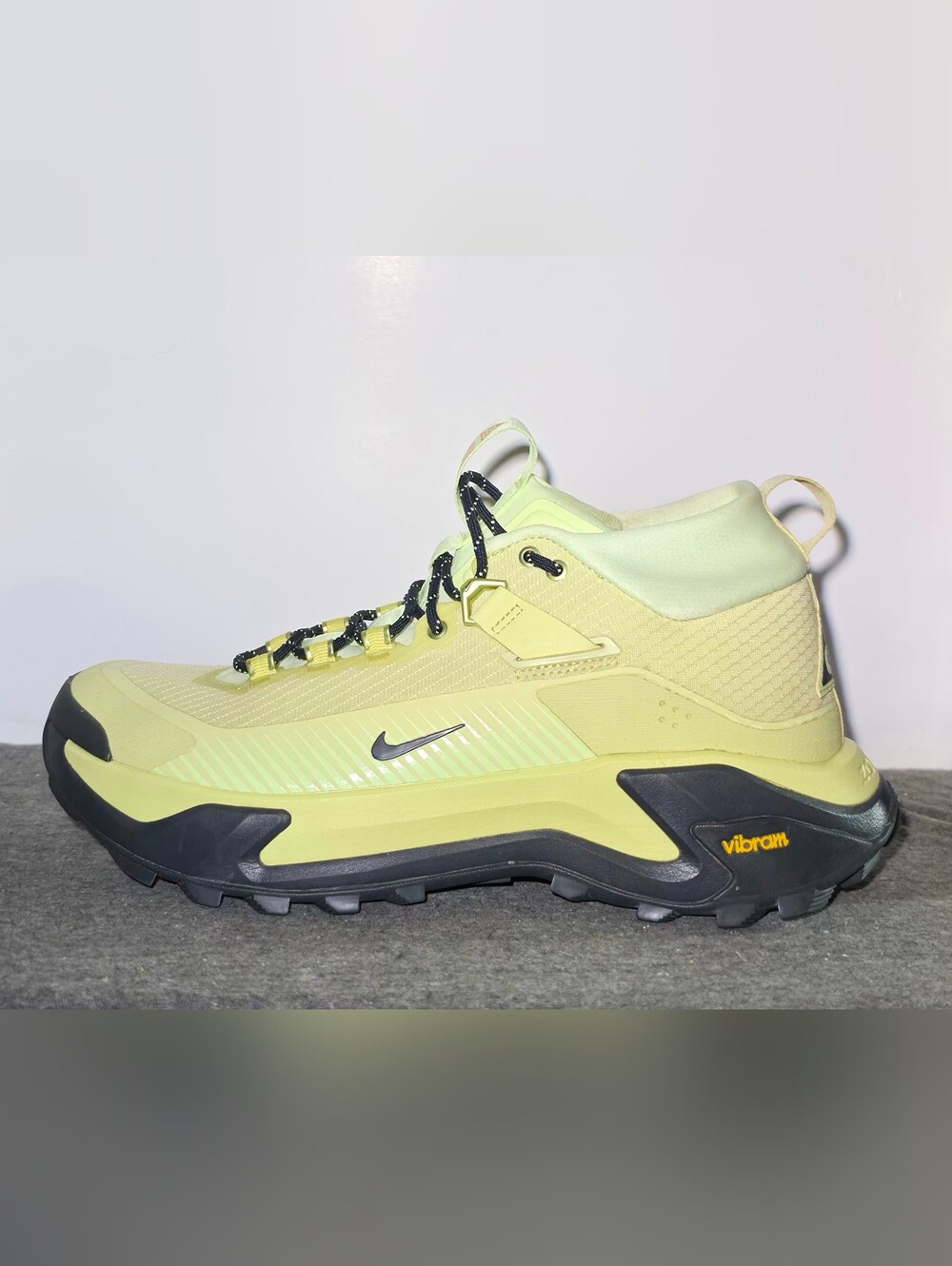 Nike ACG Zegama Hike Hiking Shoe ~ Life Lime Barely Volt IO7855-701 | 9.5M / 11W